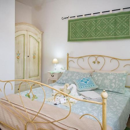 Holiday Room Sa Tebia Oristano Buitenkant foto