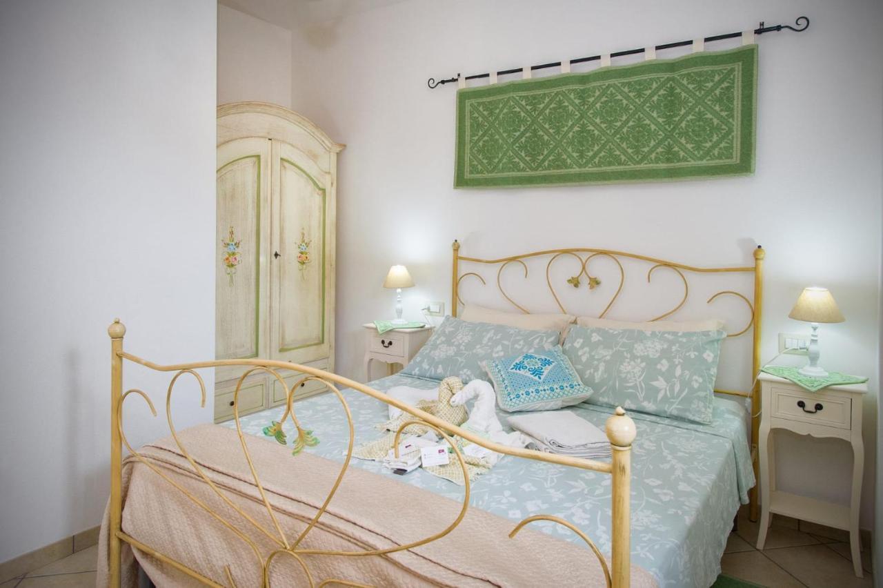 Holiday Room Sa Tebia Oristano Buitenkant foto