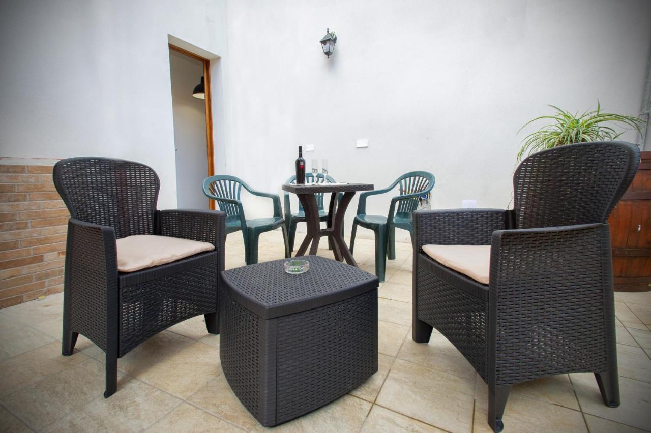 Holiday Room Sa Tebia Oristano Buitenkant foto
