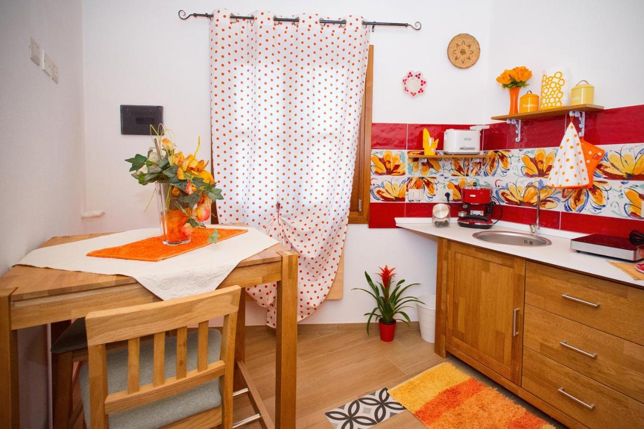 Holiday Room Sa Tebia Oristano Buitenkant foto